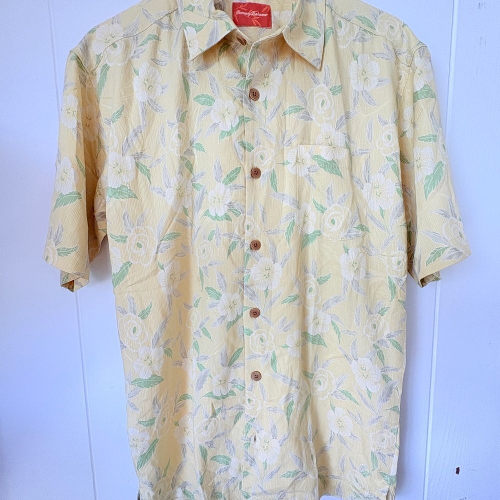 Tommy Bahama 100% Silk Yellow and Green Floral Casual Button Down Shirt